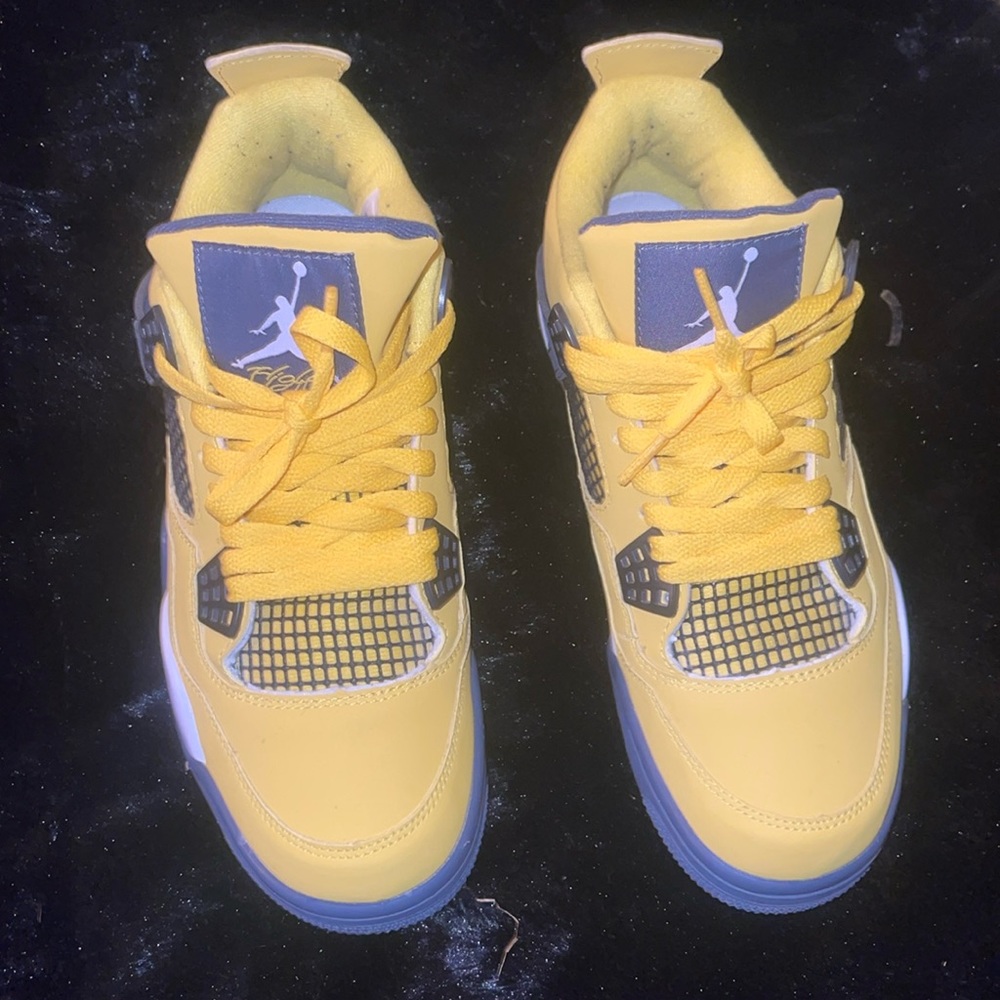 Jordan’s 4’s Yellow Thunder